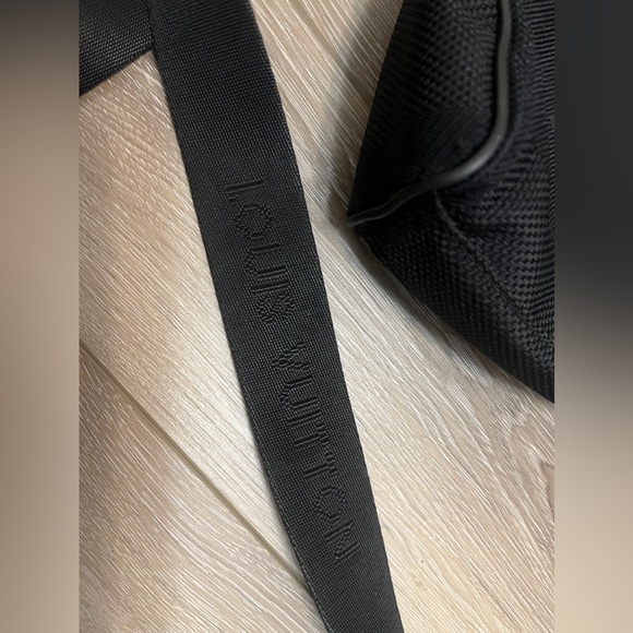 Authentic LOUIS VUITTON Black Damier Geant Canvas Citadin Messenger Bag - Picture 3 of 13